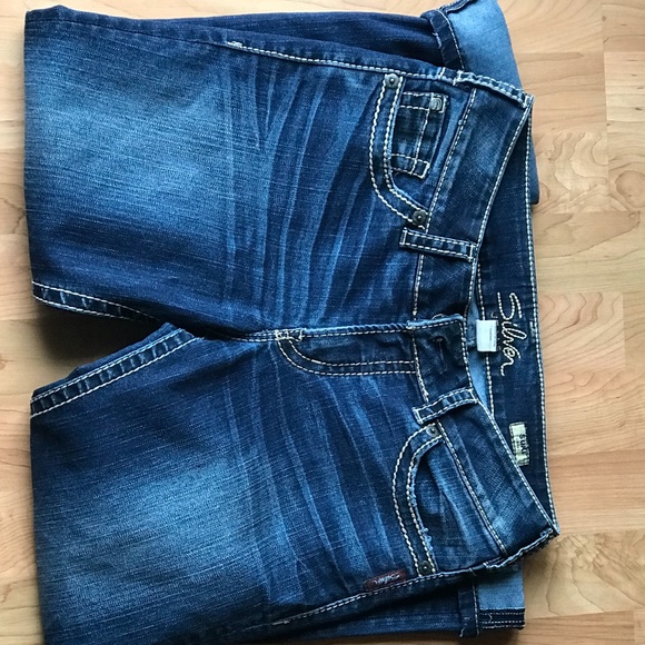 Silver Suki Capri jeans.  Size W29 - Picture 3 of 6